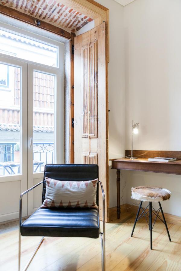 Charming Flat With Balconies Central Chiado District 2 Bedrooms & Ac 19Th Century Building Lisbon Exterior photo