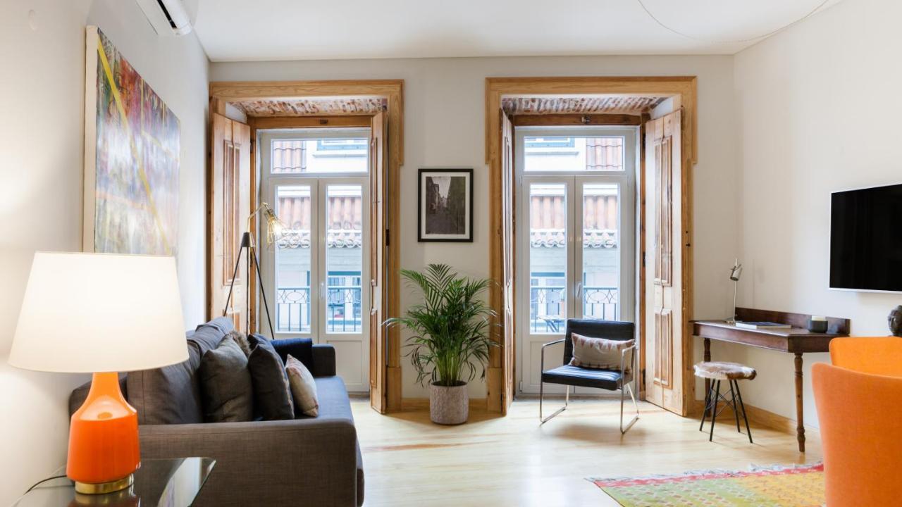 Charming Flat With Balconies Central Chiado District 2 Bedrooms & Ac 19Th Century Building Lisbon Exterior photo