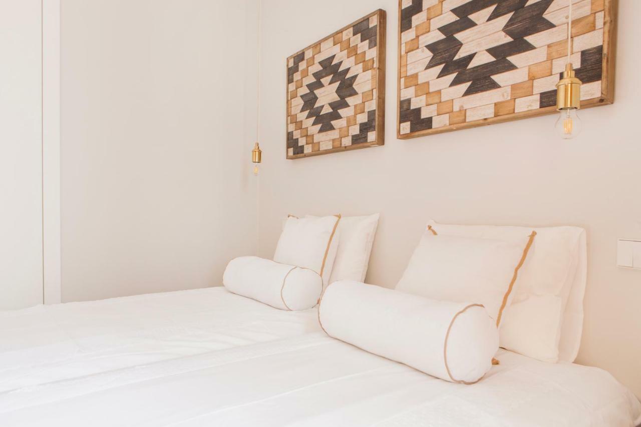 Charming Flat With Balconies Central Chiado District 2 Bedrooms & Ac 19Th Century Building Lisbon Exterior photo