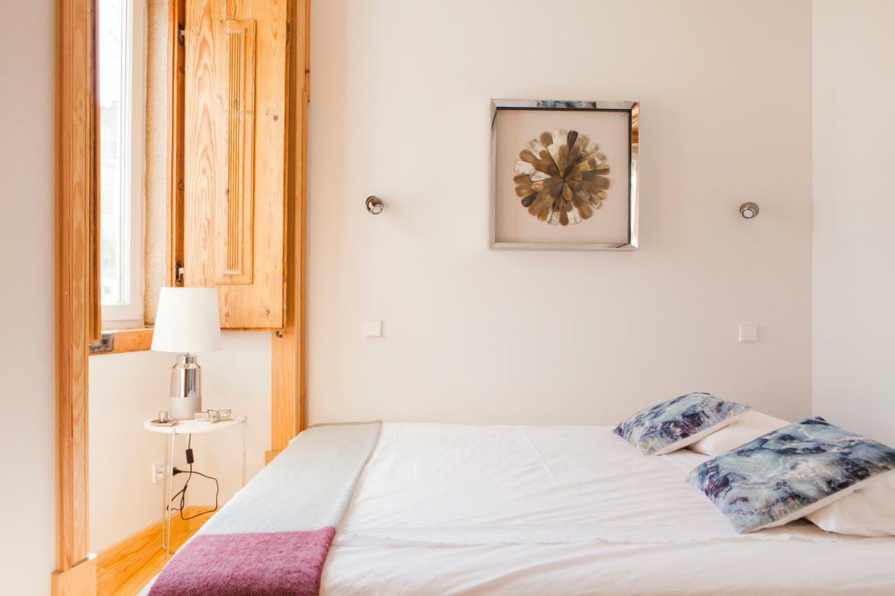 Charming Flat With Balconies Central Chiado District 2 Bedrooms & Ac 19Th Century Building Lisbon Exterior photo