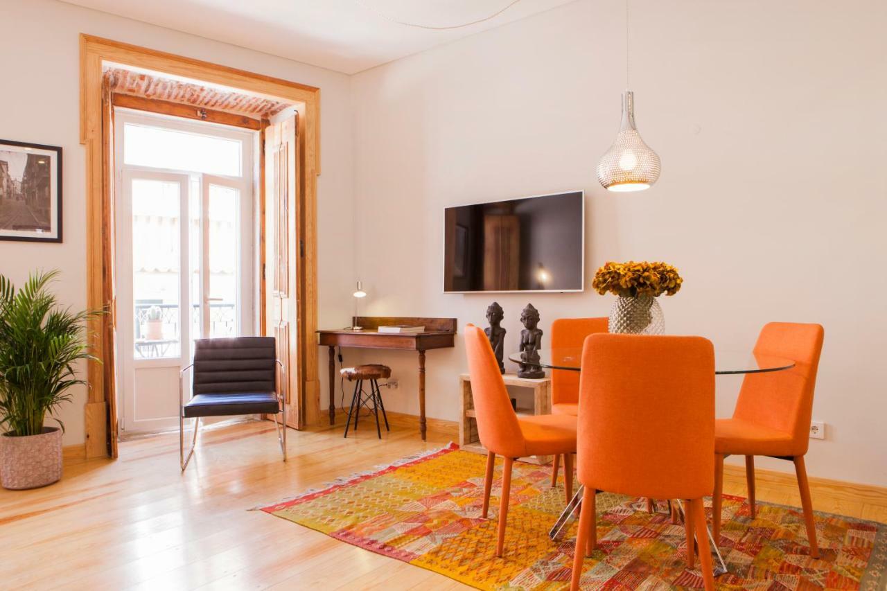 Charming Flat With Balconies Central Chiado District 2 Bedrooms & Ac 19Th Century Building Lisbon Exterior photo