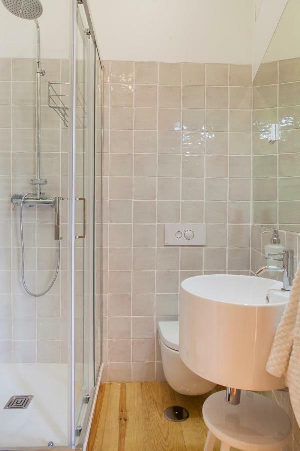 Charming Flat With Balconies Central Chiado District 2 Bedrooms & Ac 19Th Century Building Lisbon Exterior photo