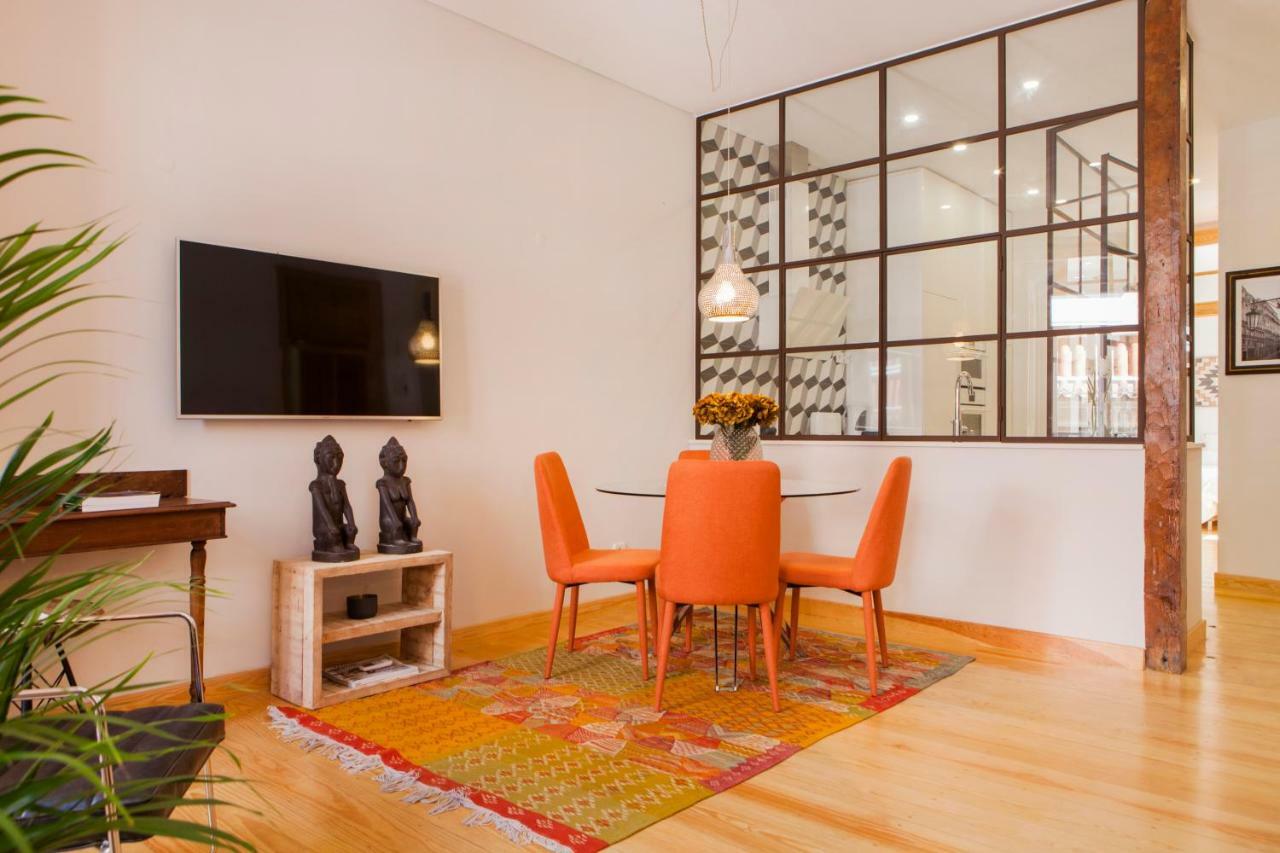 Charming Flat With Balconies Central Chiado District 2 Bedrooms & Ac 19Th Century Building Lisbon Exterior photo