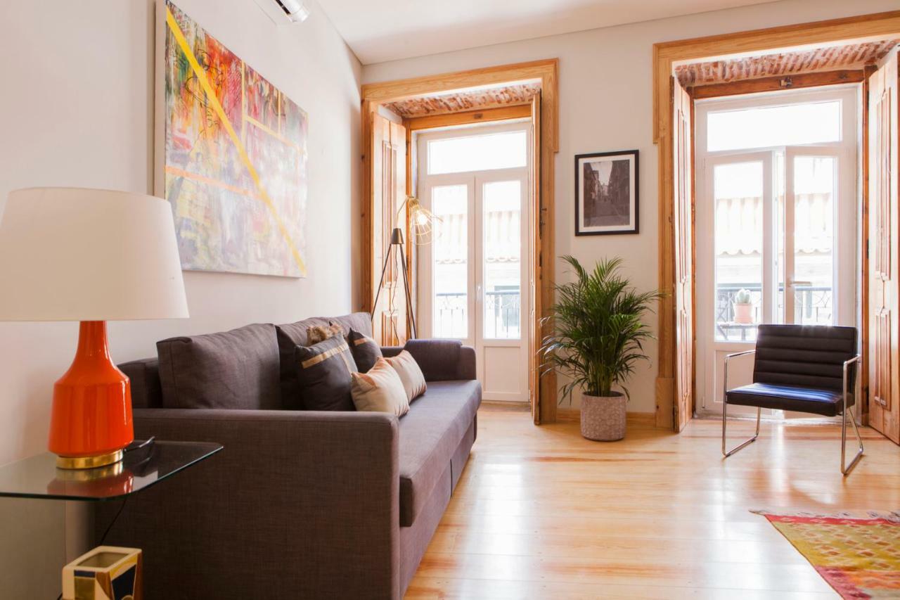 Charming Flat With Balconies Central Chiado District 2 Bedrooms & Ac 19Th Century Building Lisbon Exterior photo
